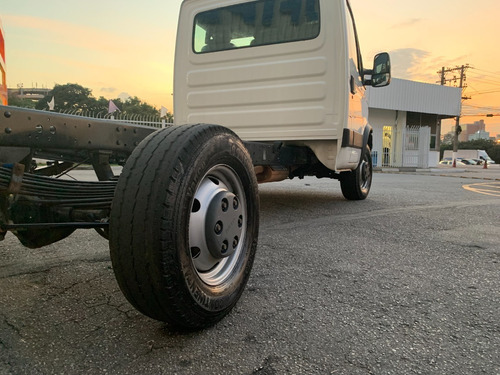 Imagem 8 de 11 de Iveco Daily 35s14