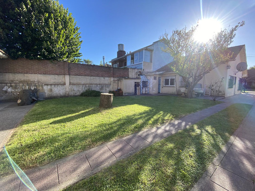 Venta | Casa De 3 Ambientes | 2 Viviendas En Block A Reciclar | En Lo Mejor De Constitucion |