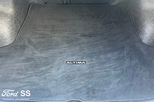 Nissan Altima 4p SR Turbo L4/2.0/T Aut