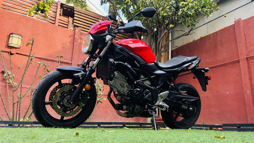 Motor V-twin De 645 Cc, Inyección, Abs,