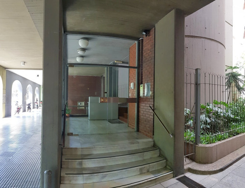 Imagen 2 de 14 de Paseo Colón Al 700. Piso 7. Monoambiente Dividido. Con Balcón. Superficie 32 M2. Lavadero. Calefacción Central Por Losa Radiante. Cocina Independiente Con Conexión Para Lavarropas. Pisos De Parquet