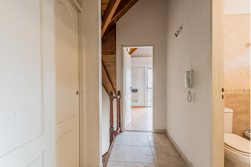 Imagen 22 de 30 de Venta De Casa Tipo Duplex De 3 Ambientes Con Cochera. En Banfield Este.