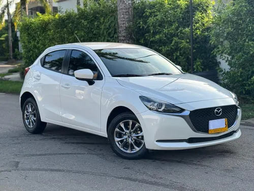 Mazda 2 Touring 1.5 At