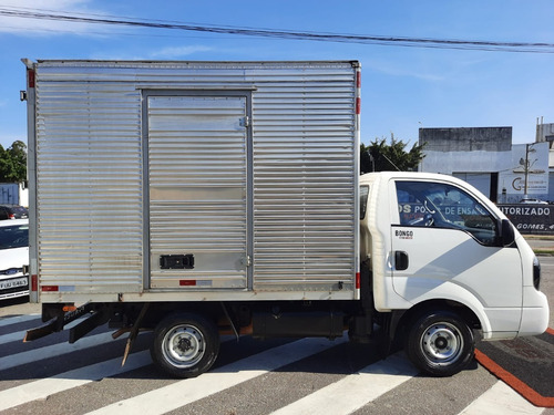 Imagem 4 de 9 de Kia Bongo 2020 2.5 Std 4x2 Rs Turbo Baú Alumínio