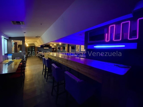 María Valera Te Ofrece A Ti, Inversionista, Gran Oportunidad Venta De Negocio En El Este De Barquisimeto. Alto Tráfico Vehicular Y Peatonal, Amplio Salón Comedor, Estilo Moderno, Ideal Para Disfrutar.