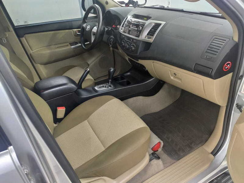 Imagem 9 de 15 de Toyota Hilux Sw4 4x2sr 2015
