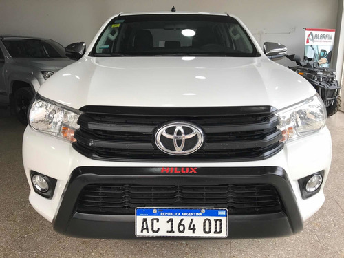 Imagen 6 de 12 de Toyota Hilux 2.8 Cd Srv 177cv 4x2 At 2018