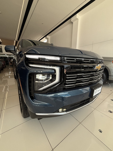 Chevrolet Suburban 5.3 High Country 4X4 At