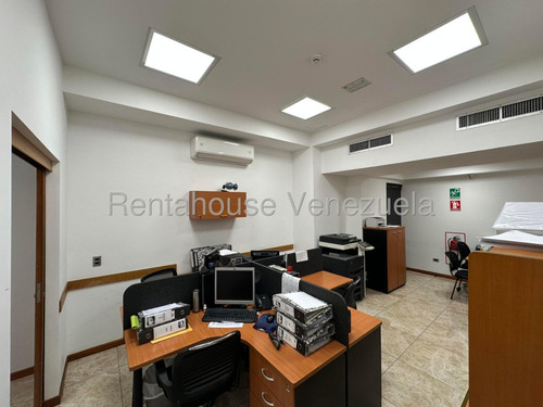 Oficina En Alquiler En Los Palos Grandes 25-22767 Yf