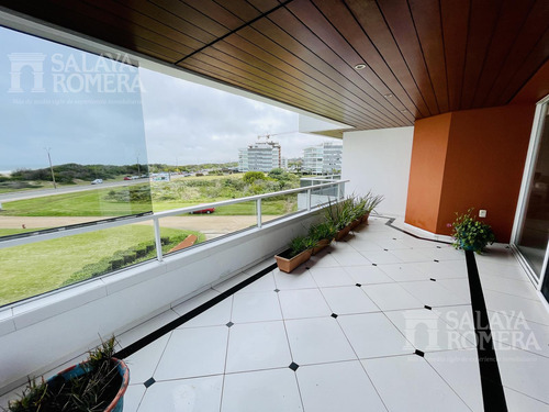 Venta - Departamento De 3 Dormitorios En Suite Mas Servicio Primera Linea Playa Brava Sap5498912