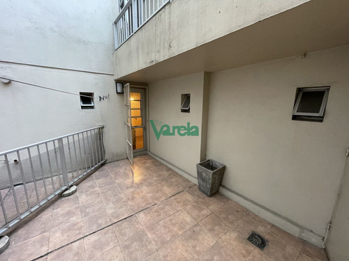Imagen 7 de 9 de Apartamento Pocitos 2 Dormitorios Con Patio Propio, Lavadero Y Portería - Montevideo Pocitos