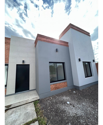Casa De 3 Dormitorios A Estrenar A 150 Mts De Coronel Falcón