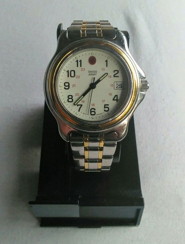 Imagen 1 de 6 de Reloj Swiss Army Victorinox En Acero Y Oro Unisex Original