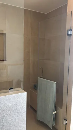 Se Vende Casa Entre El Refugio Y Zibata, 3 Recamaras, 2.5 Baños, Jardín, Roof Ga