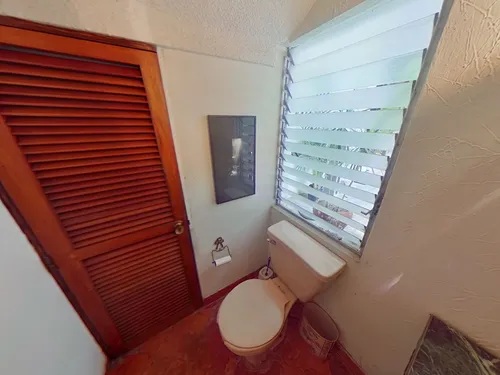 Casa Para Remodelar Con Amplios Espacios En Las Aguilas