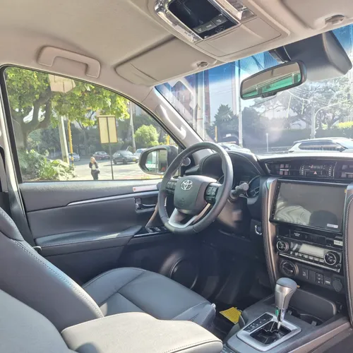 Toyota Fortuner 2.7 Srv Street Aut