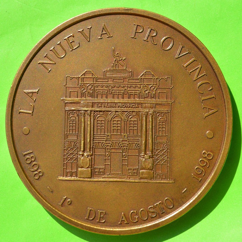 Antigua Medalla  Centenario Diario La Nueva Provincia 1998