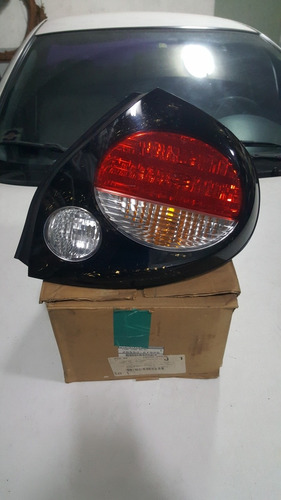 Stop Derecho Nissan Maxima 00-01 (original)