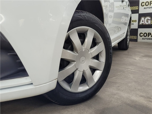 Imagem 8 de 10 de Renault Logan 1.0 12v Sce Flex Life Manual