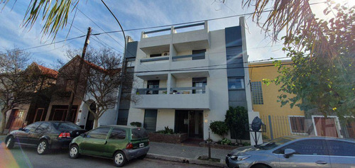 Departamento De 2 Dormitorios En Charcas Al 1700