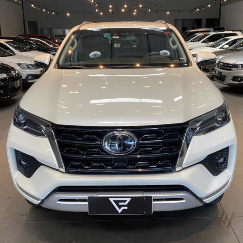 Imagem 2 de 15 de Toyota Sw4 2021 2.8 Tdi Srx 7l 4x4 Aut. 5p 204 Hp