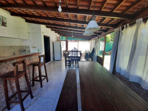 Hermosa Casa En Venta, Barrio San Rafael- 3 Dormitorios- Ref: 1398