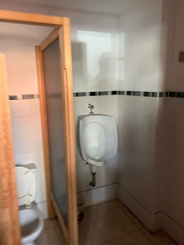 Imagen 4 de 8 de Importante Local En Venta Sobre Calle 12 Entre 37 Y 38