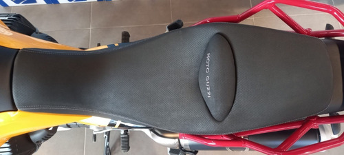 Imagen 3 de 12 de Moto Guzzi V85 Tt