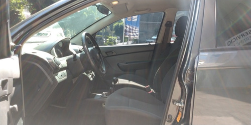 Imagen 9 de 15 de Chevrolet Aveo 2017 1.6 Ls Aa Radio Nuevo Mt