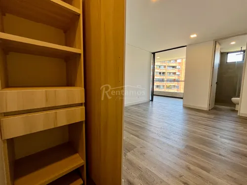 Apartamento En Venta En Tesoro. Cod V776071