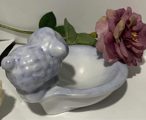 Imagem 3 de 4 de Saboneteira Porcelana Infantil Carneirinho Azul