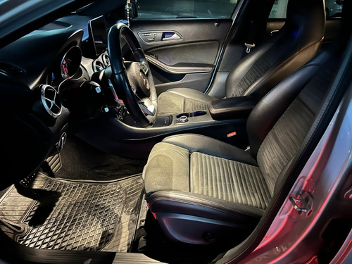 Imagen 10 de 19 de Mercedes Benz Gla 250 Amg Line