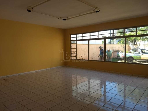 Imagem 3 de 6 de Aluguel De Casas / Padrão Na Cidade De Araraquara 10518