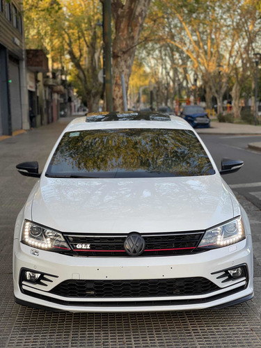 Imagen 2 de 25 de Volkswagen Vento 2018 2.0 Tsi Gli 211cv App Connect + Nav