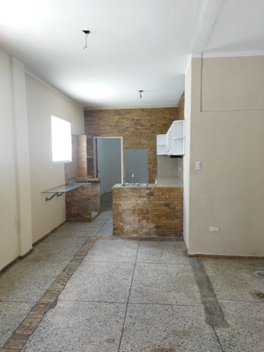 Imagen 17 de 22 de Se Vende Local Comercial En Catia Perez Bonalde Con Apartame