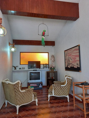 Casa Sola En Lomas De Atzingo, Cuernavaca, Morelos - Ber-1024-cs*