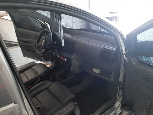 Volkswagen Fox 2004 1.0 Plus Total Flex 5p