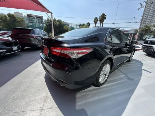 Toyota Camry XLE NAVI
