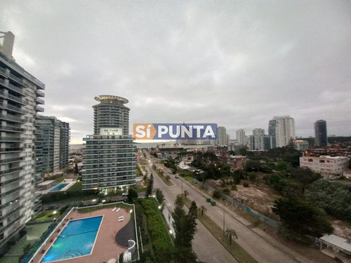Imagen 23 de 27 de Vende Apartamento De 2 Dormitorios Y Medio En Chiverta, Reciclado Completo. Punta Del Este