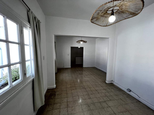 Casa De 6 Dormitorios En Cofico - Excelente Ubicación