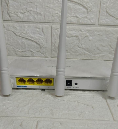 Router Tenda F3 N300 Blanco 110v/220v