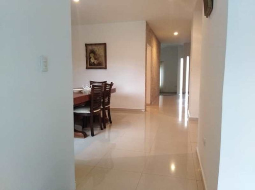 Imagen 3 de 21 de Casa En Venta En Urb. Guataparo Valencia Cod: Mac-672