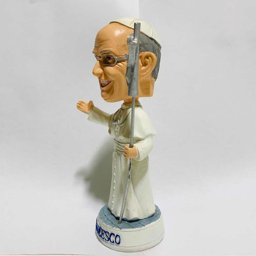 Papa Francisco Bobble Head Tipo Funko