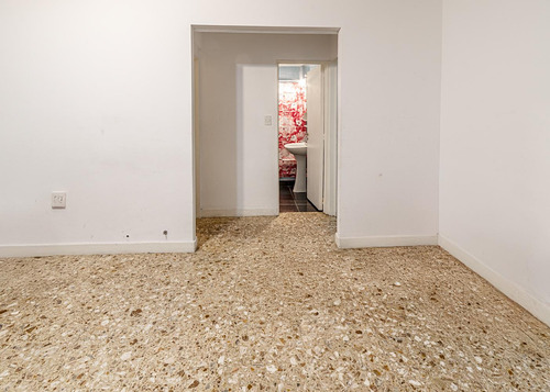 Venta Departamento De 3 Ambientes Con Balcón En Flores Apto Credito