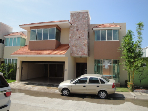 Casa En Residencial Las Palmas