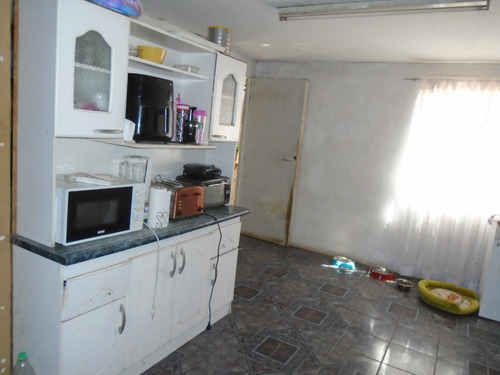 5 D. 1 B. Cercano Cesfam, Colegios, Supermercado, V. Alemana