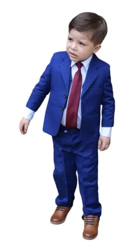 Niño con online traje