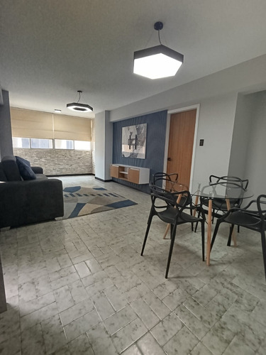 Apartamento En Alquiler Valencia Urb El Parral (mer)