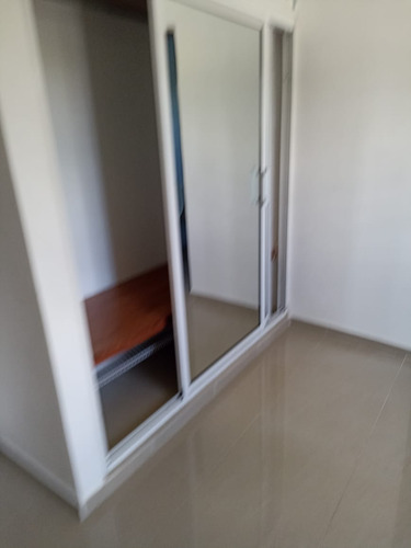 Imagen 3 de 6 de Avenida Independencia Dos Hab Dos Baños Un Parqueo 35 Mil