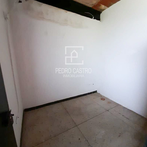 Imagen 3 de 7 de Pedro Castro Inmobiliaria Alquila Galpón En Excelente Estado Ubicado En La Zona Industrial Ud-321, Puerto Ordaz #negocio #inversion #crecer #industria #bienestar #galpones #locales #fundidoras